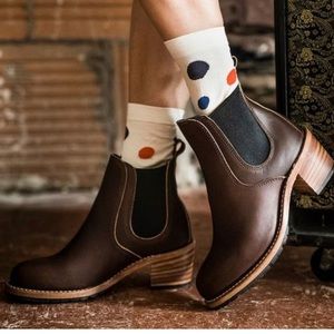 Red wing dark brown heeled boots